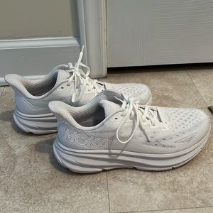 Hoka Women’s Clifton 9 Sneakers